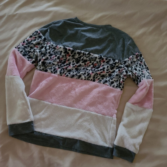 BCBGirls 3‑Piece Velour Pajama Set ‑ L - Picture 4 of 11